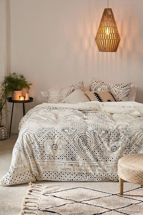 African Bedroom, Ideas Habitaciones, Scandinavian Design Bedroom, Simple Bedroom Decor, Scandinavian Bedroom, Eclectic Bedroom, Shabby Chic Bedroom, Shabby Chic Bedrooms, Woman Bedroom