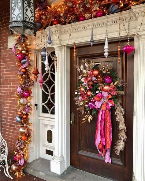 Pink And Orange Christmas Decorations, Pink And Orange Christmas, Orange Christmas Decorations, Christmas Outdoors, Orange Christmas, 2022 Christmas, Instagram Christmas, 2024 Christmas, Christmas In July