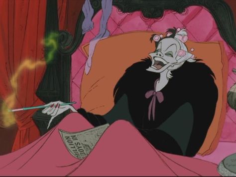 101 Dalmations Cruella Deville, Aesthetic Image, Evil Disney, Disney Screencaps, 101 Dalmations, Cruella Deville, Disney Classics, Old Disney, Pinturas Disney