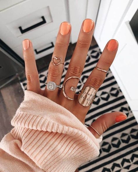 35+ Amazing Ombre Nails You Need To Try! - Prada & Pearls Orange Ombre Nails, Summer Nail Colors, Orange Nail Designs, Pink Ombre Nails, Ombre Nail Designs, Summer Nails Colors, Dipped Nails, Orange Nails, Minimalist Nails