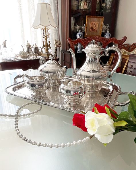 Silver Plated Tea Set With Serving Tray, Birks Primrose Plate Silver Tea Set Display, Tea Set Display, Silver Plates, Silver Plated Tea Set, Antique Tea Sets, Silver Tea Set, Table Dressing, Bar Tray, Wine Coasters