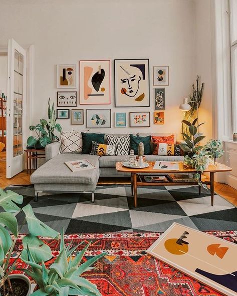 Create a "Living" Space: Top 10 Indoor House Plants — Pelican & Post Small House Furniture, Small Modern Living Room, Long Living Room, Interior Boho, Cozy Minimalist, Interior Vintage, Living Room Goals, Bright Living Room, Small Living Room Decor