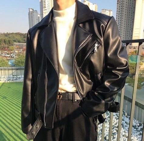 Mode Pastel, Boyfriend Outfit, Dark Outfits, Elegante Casual, Streetwear Men Outfits, Men Fashion Casual Outfits, Black Leather Jacket, S N, Aesthetic Outfits