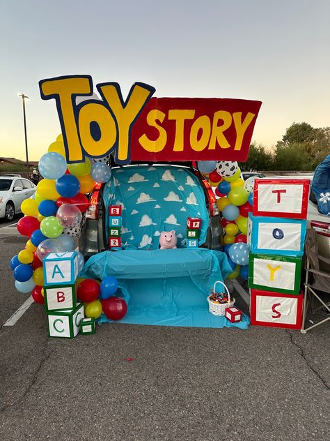 Trunk Or Treat For Daycare, Trunk Or Treat Ideas Toystory, Toys Story Trunk Or Treat, Toy Story Scarecrow, Trunk Or Treat Ideas For Cars With Costumes, Toy Story Truck Or Treat, Toy Story Trick Or Trunk, Up Themed Trunk Or Treat, Trunk Or Treat With Balloons