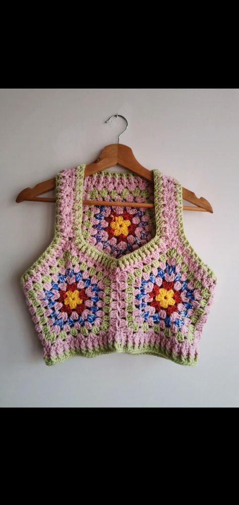 Crochet Pentagon Top, Pentagon Crochet Top, Pentagon Granny Square, Pentagon Crochet, Crochet Pentagon, Crochet Pins, Granny Square Top, Sweater Vests, Square Top