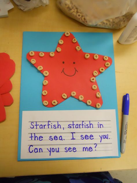 Starfish craft and poem. This would also be fun as a motivational activity... The child gets a cheerio for each answer/ response. I'm thinkin ST blends! Handwriting Poem, Starfish Poem, Starfish Craft, Preschool Ocean, Ocean Ideas, Ocean Theme Preschool, Star Craft, Ocean Projects, Ocean Unit