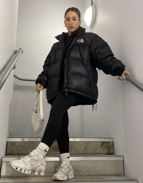 Comfy Puffer Jacket Outfit, Nike Puffer Jacket Outfit, Northface Jacket Outfits, Oversized Puffer Jacket Outfit, North Face Puffer Outfit, Puffer Outfit, Nike Puffer Jacket, Puffer Jacket Outfit, Oversized Puffer Jacket