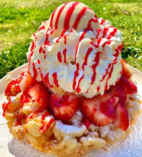 STICKY ICKY FUNNEL CAKES LLC on Instagram: “Seems like it’s SUMMER, SUMMER TIME in the LBC!!! ☀️ what you see here is a #strawberrysundaefunnelcake You want this just ask at…” Funnel Cake Aesthetic, Strawberry Funnel Cake, Food Deserts, Strawberry Aesthetic, Funnel Cakes, Carnival Food, Cake Aesthetic, Diy Desserts, Junk Food Snacks