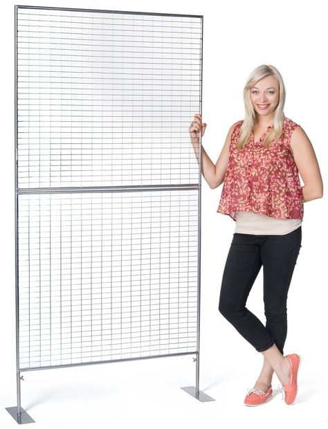 Wire Art Display Panels is 45"w x 75"h x 45"d Gridwall Display Ideas, Wreath Display For Craft Show, Art Display Ideas Exhibitions, Art Show Display, Art Gallery Display, Art Display Panels, Art Fair Display, Art Fair Booth, Craft Show Booths