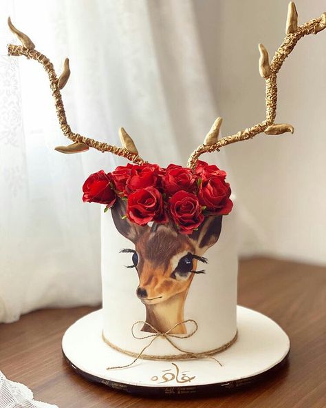 Deer Cake, Deer Cakes, Christmas Themed Cake, Banana Dessert Recipes, Banana Dessert, Magic Cake, Fashion Cakes, Baby Cake, Beautiful Food