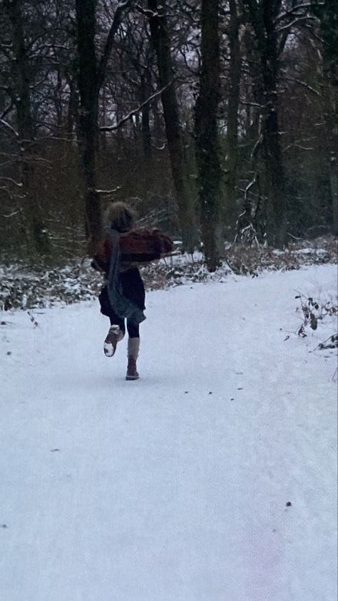 Running Through Forest Aesthetic, Léa Core, Jess Aesthetic, Blood On Snow, Winter Playlist, Running In Snow, Human Shadow, Dystopian Aesthetic, Zombie Apocolypse