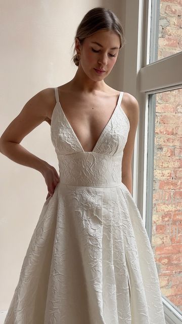 Truvelle | For modern brides on Instagram: "The perfect wedding dress for the timeless bride 💛 Her gorgeous textured fabric honours the rich tradition of jacquard, but with a silhouette that is fresh and modern." Truvelle Wedding Dress, Jaquard Wedding Dress, Wedding Dress Tutorial, Jacquard Wedding Dress, Weddings 2025, Truvelle Bridal, Bridal Outfit Ideas, Timeless Bride, Dyi Wedding