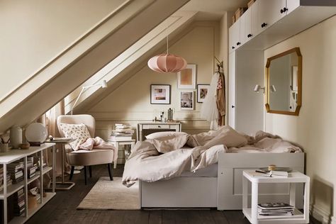 How To Decorate A Bedroom with Sloped Ceiling - The Nordroom Slanted Wall Decor, Bedroom Ideas Slanted Ceiling, Bedroom With Slanted Ceiling, Bedroom Slanted Walls, Room With Slanted Ceiling, Slanted Wall Bedroom, Bedroom Sloped Ceiling, Sloped Ceiling Bedroom, Slanted Walls