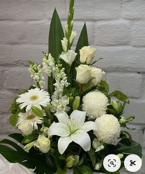 Memorial Flowers Arrangements Diy, Altar Arrangement Church, Easter Flower Arrangements For Church, Church Flower Arrangements Altars Ideas, Church Altar Flower Arrangements, Church Altar Flowers, Altar Flower Arrangements, Flower Arrangements For Church, Calla Lily Arrangement