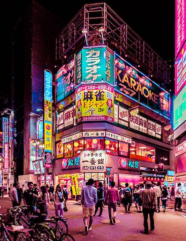 Xavier Portela’s series "Tokyo’s Glow" boosts the dynamic metropolis even further through the striking and energetic color—pink. Wallpaper Iphone Japanese, Aesthetic Tokyo, Asian City, Landscape Aesthetic, Tokyo City, Japan Street, Japon Illustration, Japan Aesthetic, Aesthetic Japan