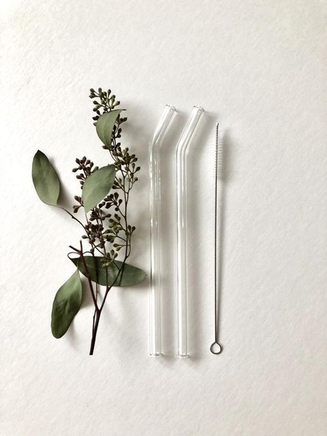 Smoothie Straw, Drink Glasses, Eco Friendly Cleaning Products, Drinking Straw, Drink Straw, Glasses Drinking, Pyrex Glass, Eco Friendly Living, Glass Straws