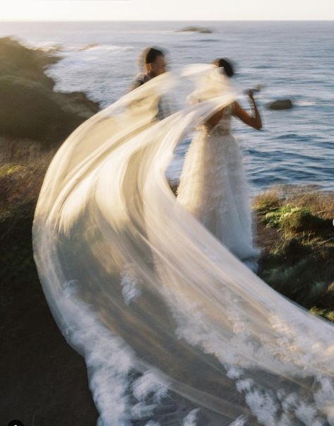 wedding photography Dawn Wedding, Wedding Pictures Beach, Dock Wedding, Big Sur Elopement, Bush Wedding, Bridal Theme, Tender Moments, Big Sur Wedding, Ocean Wedding