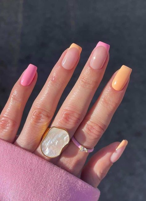 French Tip Nails For Summer, Nails Trends 2023, Short French Tip, French Tip Gel Nails, Short French Tip Nails, Nails For Summer, Spring Break Nails, Simple Spring Nails, Short French