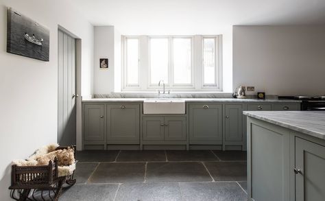 Flagstone Kitchen Floor, Flagstone Kitchen, Cornish Kitchen, Slate Floor Kitchen, Stone Floor Tiles, Shaker Kitchens, Light Wood Cabinets, Flagstone Flooring, Limestone Flooring