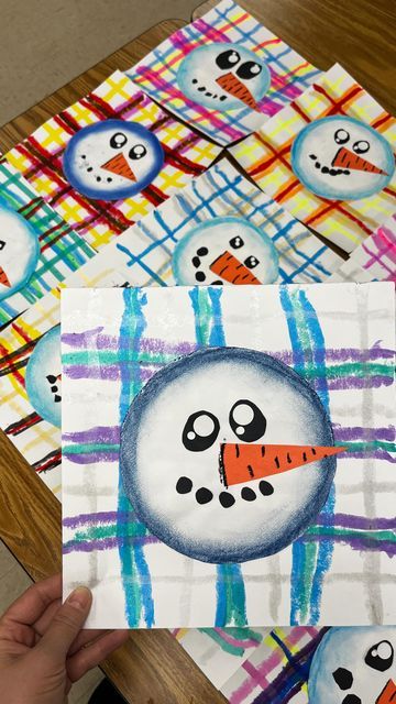 Mrs. Beth Dreyer on Instagram: "2nd grade (quick) Snowman Faces! . Last week, my 2nd graders only had two days (after finishing a project that hadn’t been completed) to create a project for our arctic unit. I was trying to figure out what to make but eventually landed on snowmen. Now the challenge was how to get done in only two days. I was inspired by a project from @juliescolorwheel … and so our snowman heads on plaid backgrounds were born 😂 . The backgrounds were created with @kwikstixpaint and we created the snowmen faces with paper collage and a little bit of chalk, pastel to add value and depth. Not too shabby for two days, huh?! . . . #art #ArtEd #ArtEducation #ArtEducator #ArtTeacher #ArtClass #ArtClassroom #Classroom #ArtRoom #ArtTeacher #ElementaryArtElementary #ElementaryArtCla Christmas Art 1st Grade, Winter 1st Grade Crafts, Art Projects Second Grade, Snow Day Art Projects For Kids, Winter Prek Art, Snowman Directed Drawing For Kids, 1st Grade Art Projects Winter, Holiday Art Lessons Elementary, Winter Art Ideas For Kids Classroom