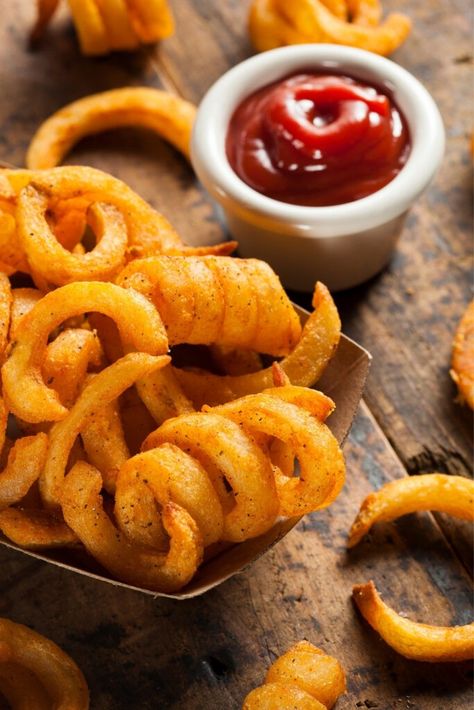 Arbys Fries, Homemade Curly Fries, Curly Fries Recipe, Arby's Curly Fries, How To Make Fries, Fries In Air Fryer, Fries Air Fryer, Homemade Potato Chips, Frozen Sweet Potato Fries