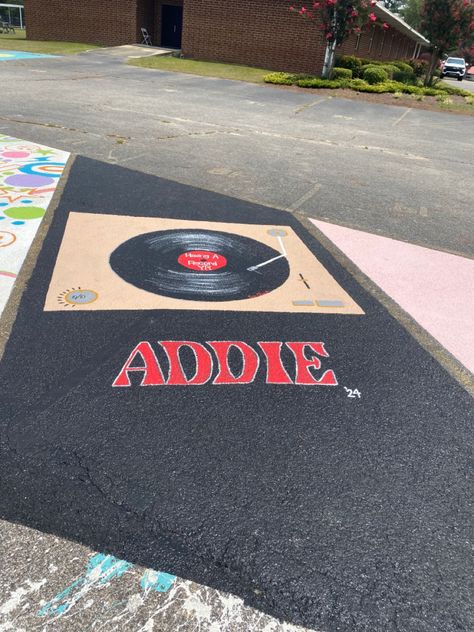 Record Player Senior Parking Spot, Music Parking Spot Ideas, Music Senior Parking Spots, Senior Parking Spaces Funny, Senior Spots, Senior Era, Parking Lot Painting, Senior Parking Spaces, Basketball Senior Night