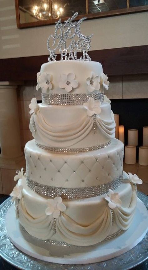 Wedding Cakes Sparkle, Pictures Of Wedding Cakes, Sparkly Wedding Cakes, Diamond Wedding Cakes, Glamorous Wedding Cakes, Wedding Cake Simple Elegant, Bling Wedding Cakes, Fancy Wedding Cakes, Extravagant Wedding Cakes