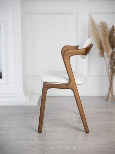 Otto Comfort Chair Walnut - Etsy Wooden Chairs Design, Wood Chair Design Dining Rooms, Wooden Dining Chair Design, Wooden Chair Design, Wooden Desk Chair, Comfort Chair, Interior Design Basics, Wooden Desk Chairs, Unique Chairs Design