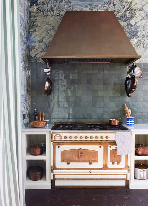 Green Backsplash Kitchen, Italian Kitchen Ideas, Range Backsplash, Castle Kitchen, Officine Gullo, Castle Kitchens, Whimsical Kitchen, Green Backsplash, House Of Hackney