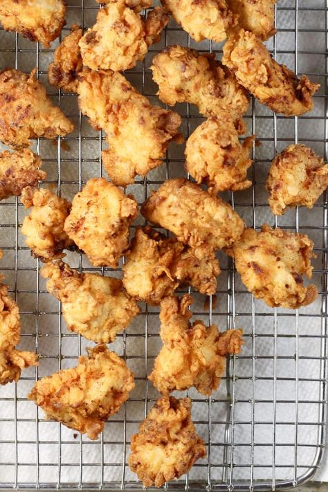 Easy Popcorn Chicken Popcorn Chicken Recipe Easy, Easy Popcorn Chicken, Fried Chicken Bites, Grilled Appetizers, Chicken Recipe Easy, Easy Popcorn, Popcorn Chicken Recipe, Fried Chicken Breast, Popcorn Chicken