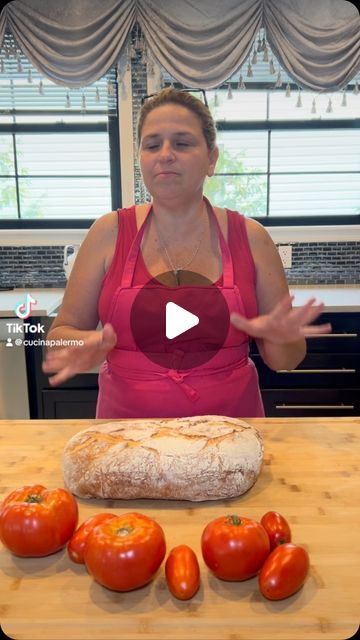 Rita🍝 on Instagram: "Make bruschetta pizza with me!" Italian Meals For A Crowd, Meals For A Crowd, Bruschetta Pizza, Rita Recipe, Italian Meals, Italian Dinner Party, Dinners Recipes, Calzone Pizza, Sheet Pan Dinners Recipes