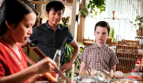 Young Sheldon - Episode 2.04 - A Financial Secret and Fish Sauce - Promo 3 Sneak Peeks Promotional Photos  Press Release Young Sheldon, Promotional Photos, Being Honest, Fish Sauce, Big Bang Theory, Press Release, Big Bang, Bigbang, Sneak Peek