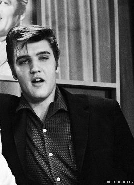 Elvis Presley Austin Butler, Elvis Presley Wallpaper, Elvis Wallpaper, Elvis Presley Priscilla, Elvis Presley Songs, Austin Elvis, Graceland Memphis, Tupelo Mississippi, Elvis Pictures