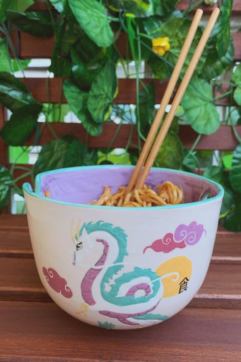 Spirited Away Haku Ramen Bowl with Bamboo Chopsticks <3 #spiritedaway #spiritedawayhaku #haku #anime #animebowl #ramenbowl #noodlebowl #potterybowl #handmadepottery #animelovers #miyazaki Anime Pottery, Sushi Bowls, Bamboo Chopsticks, Ramen Bowls, Shamrock Design, Art Bowls, Pottery Painting Designs, Painted Pottery, Clay Bowl