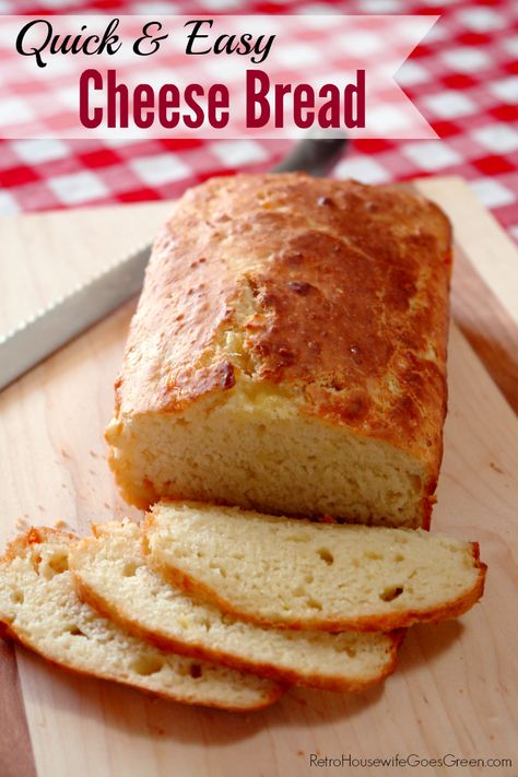 I love having fresh bread but rarely seem to find the time to make it. This quick cheese bread recipe sounds like the perfect answer! Quick Cheese Bread Recipes, Quick Cheese Bread, Easy Cheese Bread, Stuffed Breads, Cheese Bread Recipe, Easy Cheese, Retro Housewife, Bread Bun, Homemade Cheese