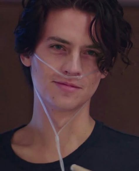 Five Feet Apart ♥️♥️♥️♥️ 5 Feet Apart, Five Feet Apart, Fav Movie, Cole Sprouse, Favorite Movie, Riverdale, Romance, Tv Shows, Moon