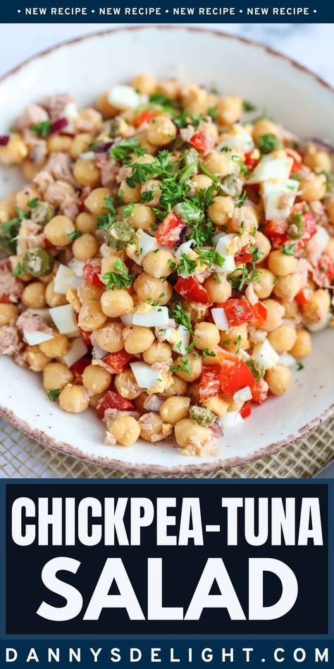 Simple chickpea and tuna salad - a power packed salad recipes which is easy to make and gets ready in less than 15 minutes. Chickpea And Tuna, Tuna Chickpea Salad, Tuna Chickpea, Packed Salad, Chickpea Tuna Salad, Chickpea Tuna, Chickpea Salad, Mediterranean Diet Recipes, Tuna Salad