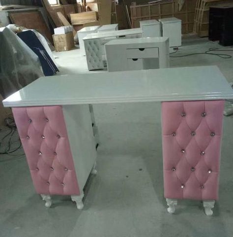 Plastic Drawer Makeover, Nail Room Ideas, Beauty Nail Salon, Nail Salon Interior, Nail Salon Furniture, Home Hair Salons, Nail Desk, Salon Mirrors, Nail Table