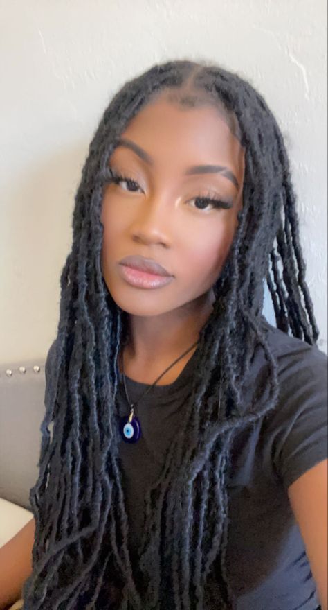 Curly Hairstyles Easy, Black Hair Video, Faux Locs Hairstyles, Cute Box Braids Hairstyles, Protective Hairstyles Braids, Curly Hair Styles Easy, Pretty Braided Hairstyles, Work Hairstyles, Black Hair Care