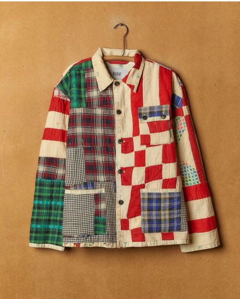 Patchwork Shirt Diy, Patchwork Tshirt, Patchwork Quilt Jacket, Gift Me, Reworked Clothing, Patchwork Clothing, Patchwork Clothes, Red And White Quilts, Upcycled Textiles