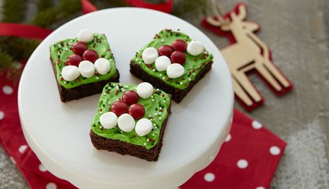 Chocolate Christmas Brownies | Easy Recipes | Betty Crocker Chocolate Fudge Icing, Christmas Brownies, Chocolate Chip Cookie Mix, Chocolate Chip Banana Bread, Fudge Brownies, Brownie Mix, Cookie Mix, Christmas Chocolate, Betty Crocker