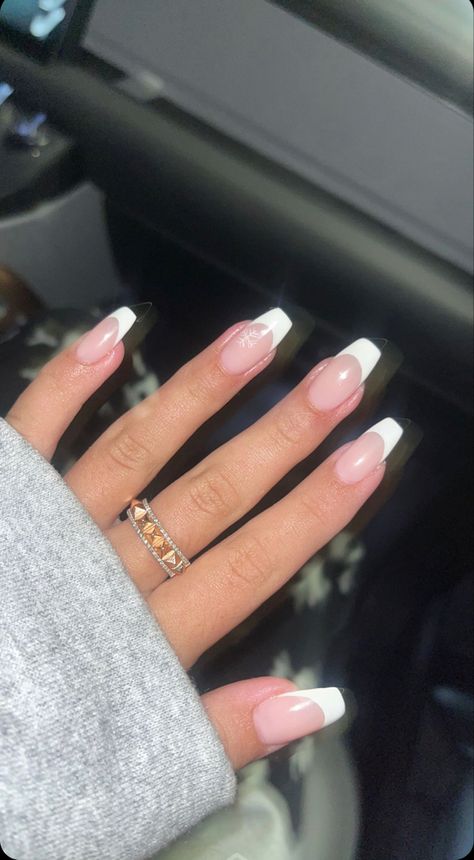 Short French Tip Acrylic Nails With Snowflake, Christmas French Tips Coffin, Wide Coffin Acrylic Nails, French Tip For Christmas, Christmas Nails White Tips, White Coffin French Tip, French Tip Ideas White, White Squoval Nails, Nails 2023 French Tip