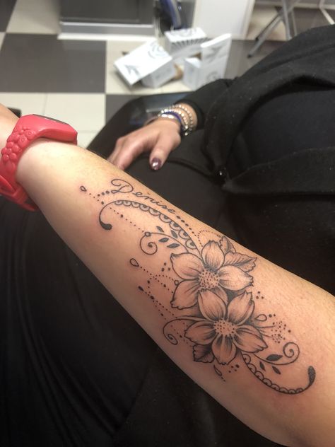 Plumeria Tattoo, Tropical Tattoo, Polynesian Tattoos Women, Floral Mandala Tattoo, Mandala Flower Tattoos, Beautiful Flower Tattoos, Tasteful Tattoos, Inspiration Tattoos, Mother Tattoos