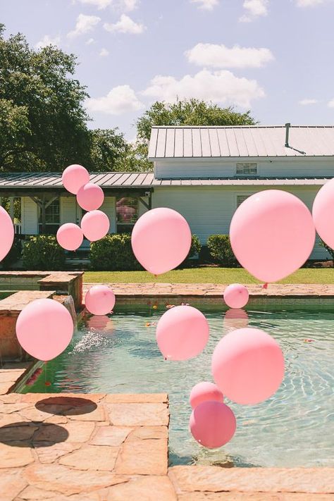 A Few Days in Roundtop, TX - Paper & Stitch #party #entertaining #diy Poolside Brunch, Pink Pool Party, Barbie Pool Party, Barbie Pool, Outdoor Bridal Showers, Pink Pool, Pool Party Decorations, Bridal Shower Brunch, Barbie Party