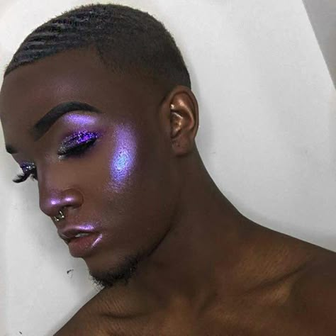 Purple highlight Purple Blush, Cheek Makeup, Purple Highlights, Dramatic Makeup, Male Makeup, Purple Eyeshadow, Makeup On Fleek, James Charles, Makeup Goals