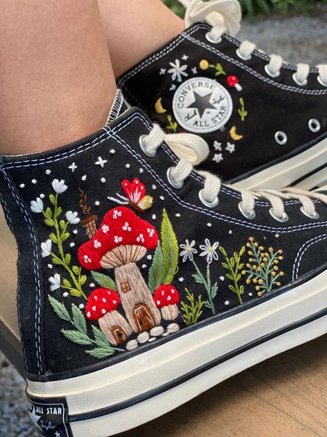 Custom Embroidered Converse High Tops/ Mushroom And Flower Custom Converse Chuck Taylor 1970s/ Embroidered Daisy Flower/ Wedding sneakers/ Every shoe model in our store is designed and embroidered entirely by hand. I have many years of experience with hand embroidery, and my products contain a lot of love and enthusiasm. - Processing time is 7-9 days. - Delivery time: For countries in the US, delivery time is 9-12 days For EU countries delivery time is 15-20 days If you have your own requirement Lover Converse, Embroidered Converse High Tops, Converse Haute, Bedazzled Converse, Bride Converse, Converse Design, Converse Wedding Shoes, Embroidered Converse, Cute Converse