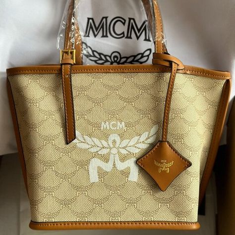 MCM Mini Tote Bag with Wallet Mcm Handbags, Mini Tote Bag, Wallet Shop, Mini Tote, Tote Bag, Wallet, Handbags, Fashion Trends, Fashion Tips