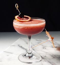 Frozen Blood and Sand Cocktail // stirandstrain.com Blood And Sand, Summer Drink Cocktails, Frozen Cocktail Recipes, Peach Drinks, Blood Orange Juice, Rob Roy, Rusty Nail, Tiki Cocktails, Frozen Cocktails