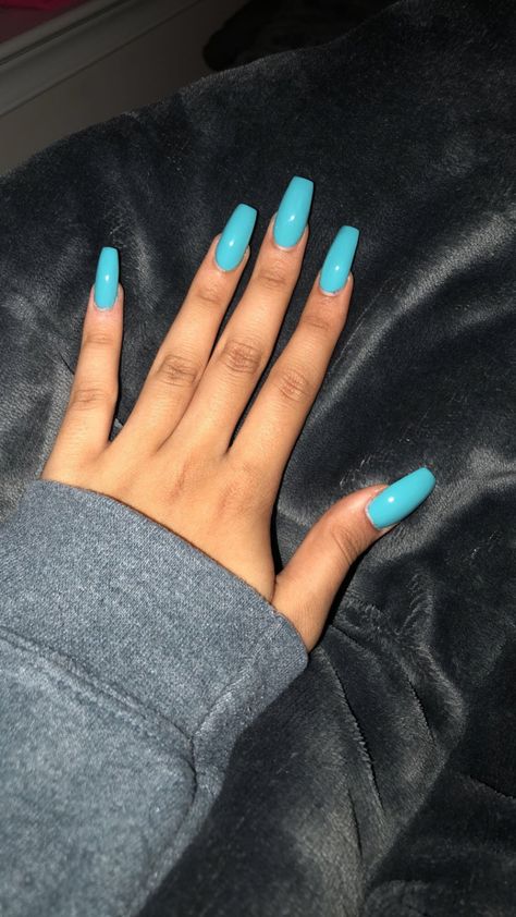 Turquoise Acrylics, Light Teal Acrylic Nails, Turquoise Nails Long, Terquas Nails, Turqiouse Nails, Light Turquoise Nails, Turquoise Nails Designs Aqua, Bright Teal Nails, Coffin Turquoise Nails