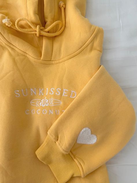 ☀ QUALITY: At Sunkissedcoconut our brand believes in using the best materials to create our designs. We use luxury paint, ink, fabric & thread to make our products. Our designs are meant to last. Once you wear sunkissedcoconut hoodies and tees you won't want to shop anywhere else! ☀ MODEL DETAILS: Please size up one for an oversized fit, the model is wearing one size up from her original size in EVERY photo. She is 5"3 128 lbs 36b chest and is wearing a large. NOTE: Occasionally we add photos of Sun Kissed Coconut, Summer Hoodies, Hoodies Aesthetic, Casual Preppy Outfits, Cute Preppy Outfits, Hibiscus Flower, Cute Sweatshirts, Embroidered Hoodie, Cute Everyday Outfits